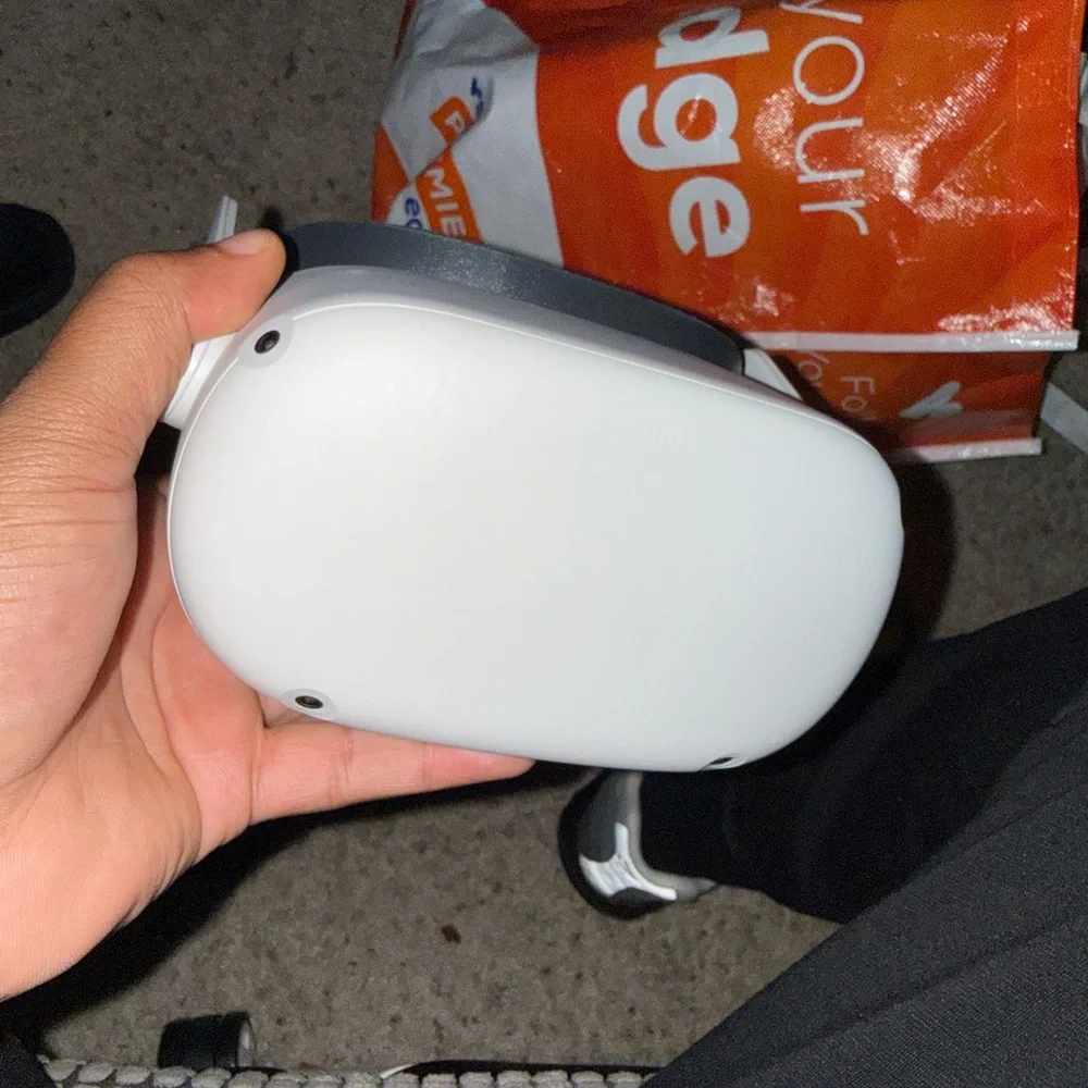 White VR Headset